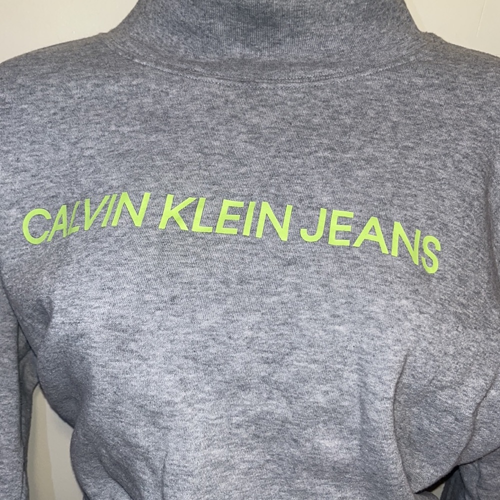 Sweater - Picture 2 of 3